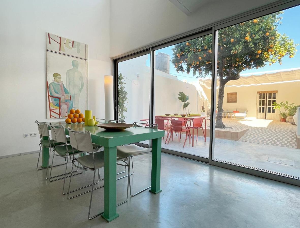 Design & Art, Patio With Orange Tree, Near Seville Carrion de Los Cespedes Exterior photo